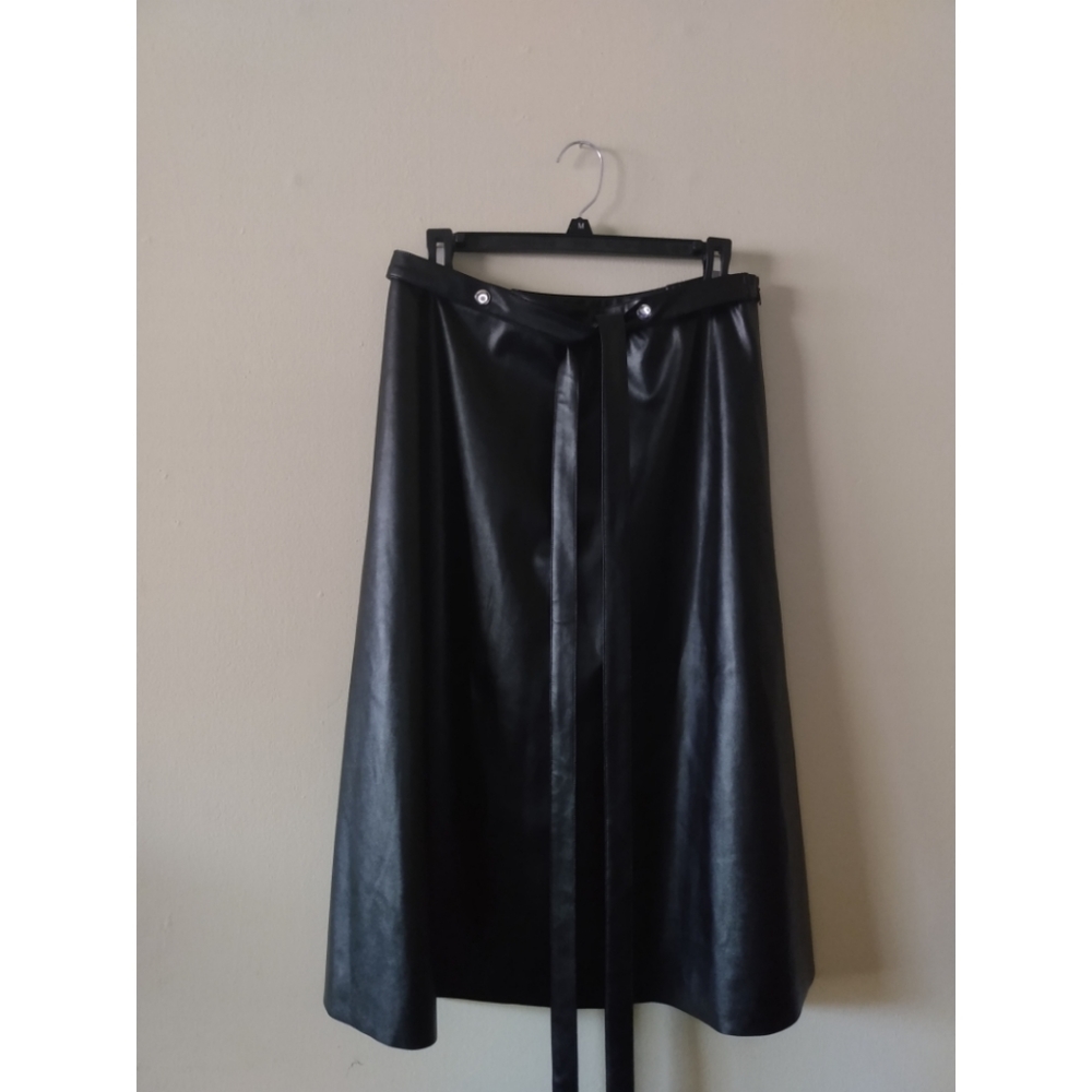 VIDEN Faux Leather Midi Skirt Medium